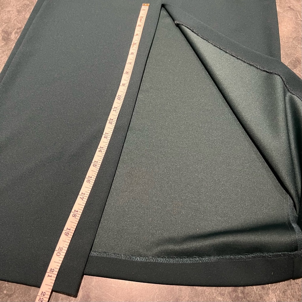 XSCAPE Dress Emerald Pine Green Prom Size 10 NWT Off-The-Shoulder Peplum Gown - Picture 15 of 16